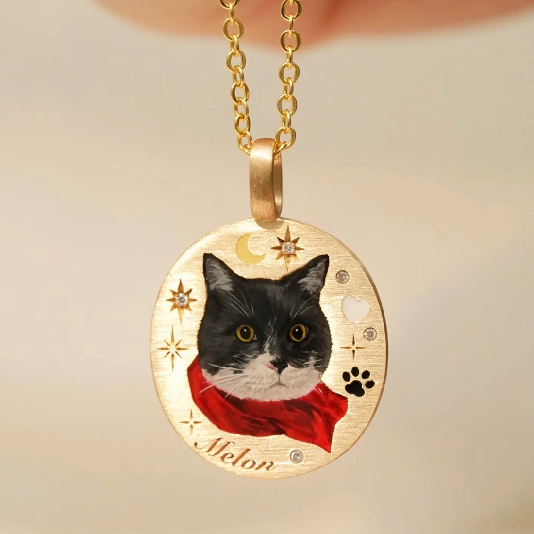 Collier personnalisé en or 18 carats avec portrait d'animal peint à la main